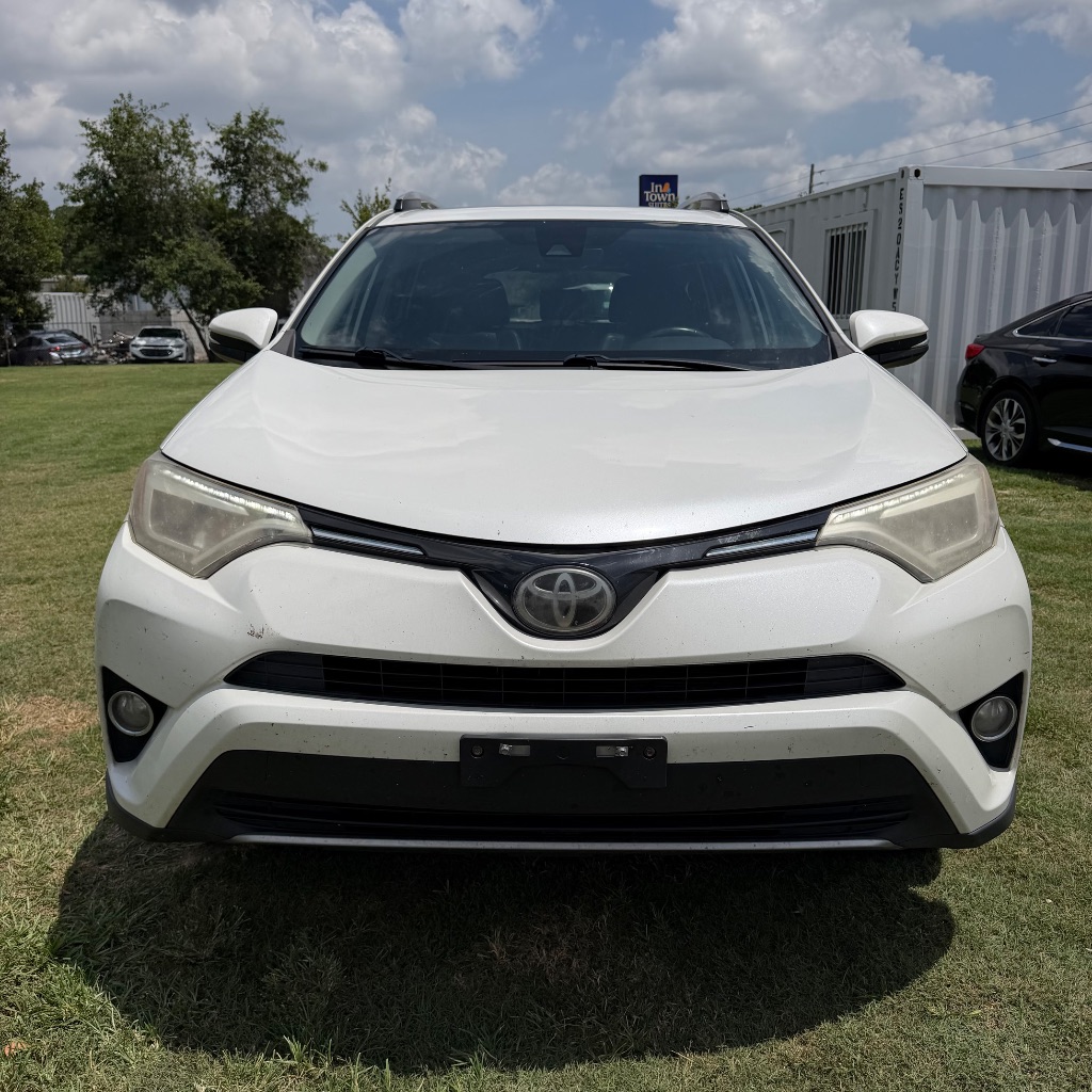 2018 Toyota RAV4 - $10,991