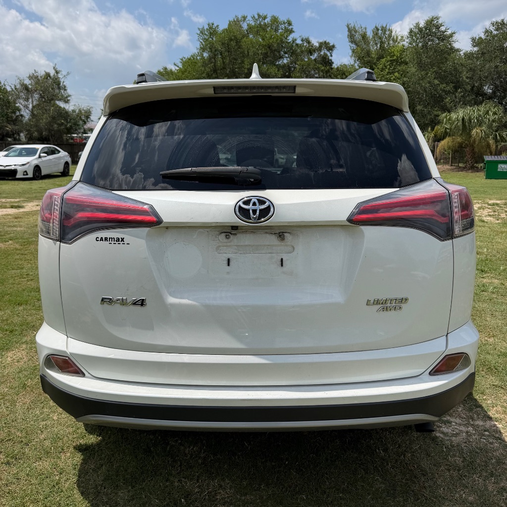 2018 Toyota RAV4 - $10,991
