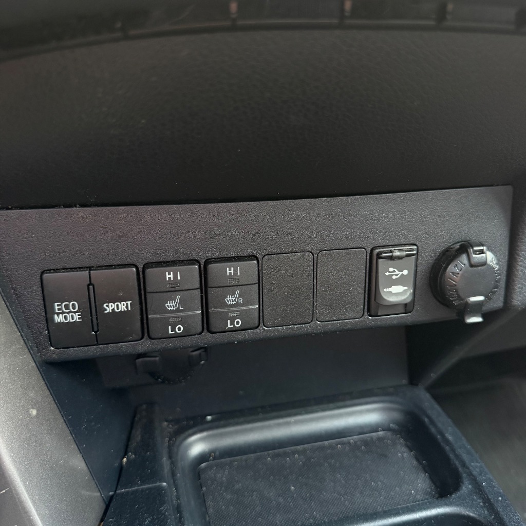 2018 Toyota RAV4 - $10,991