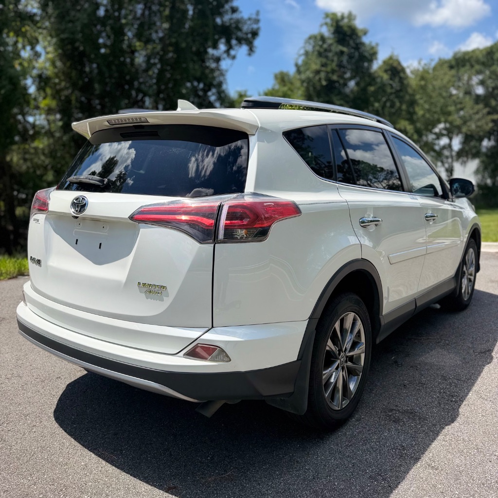 2018 Toyota RAV4 - $8,994