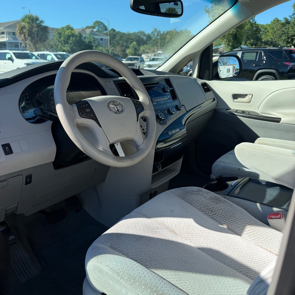 2011 Toyota Sienna - $5,500