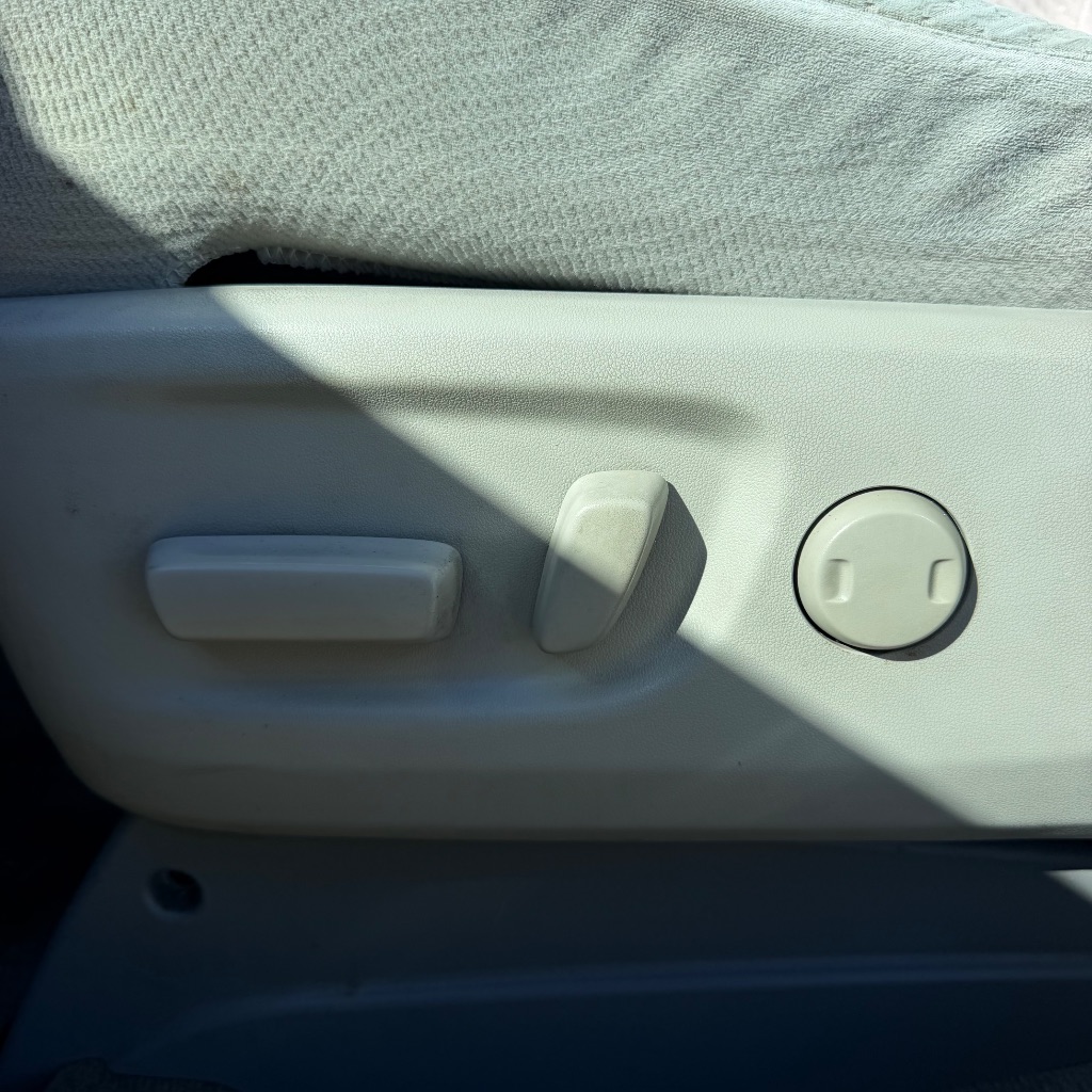 2011 Toyota Sienna - $5,500