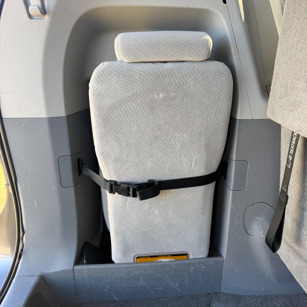 2011 Toyota Sienna - $5,500
