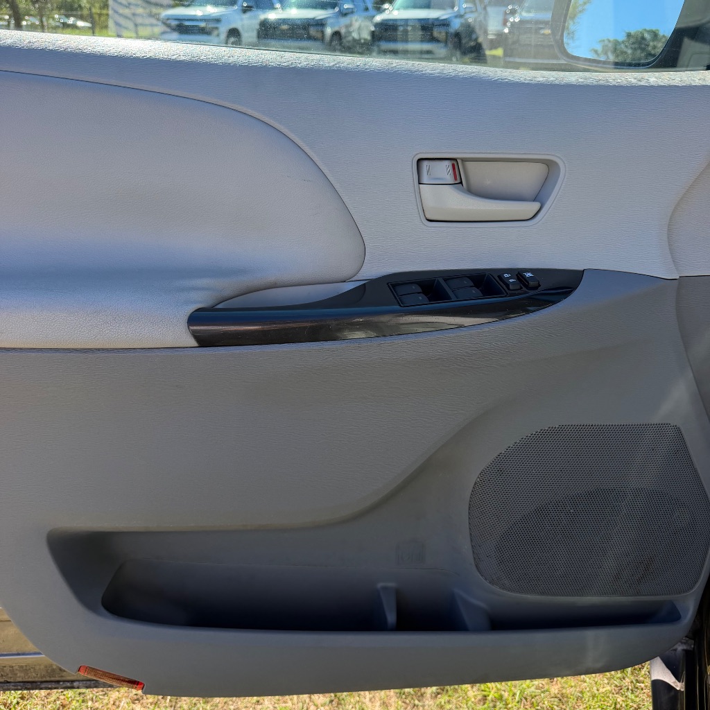 2011 Toyota Sienna - $5,500