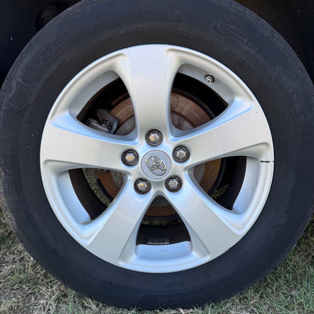 2011 Toyota Sienna - $5,500