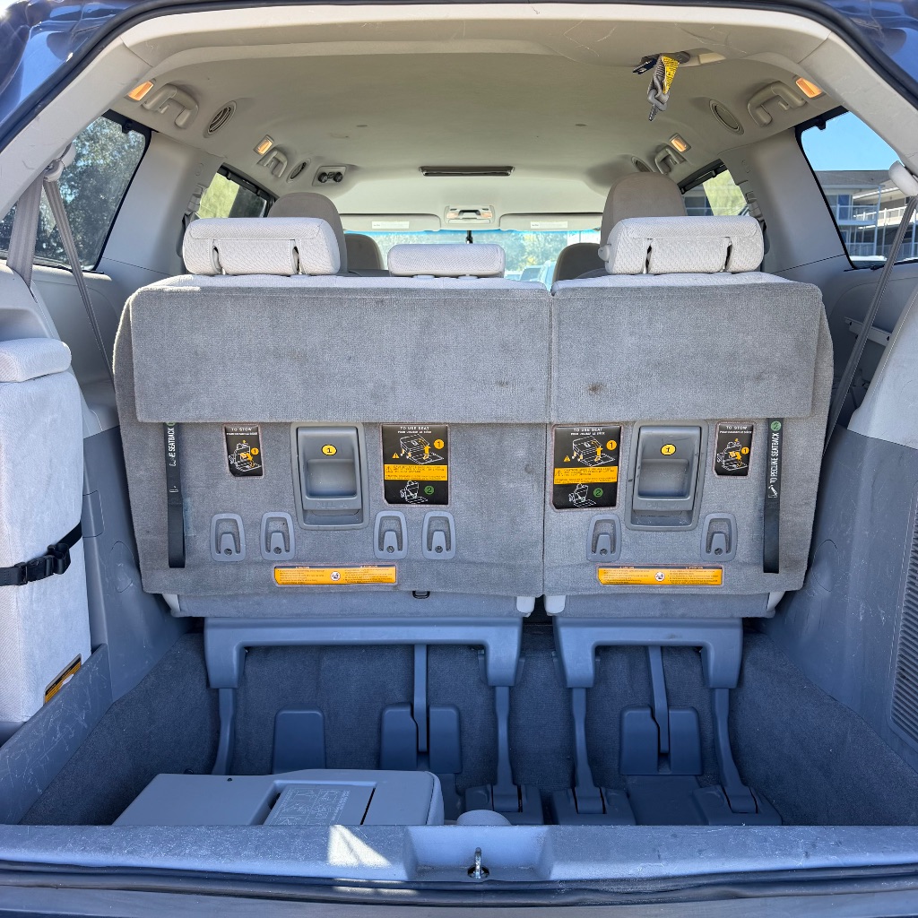 2011 Toyota Sienna - $5,500