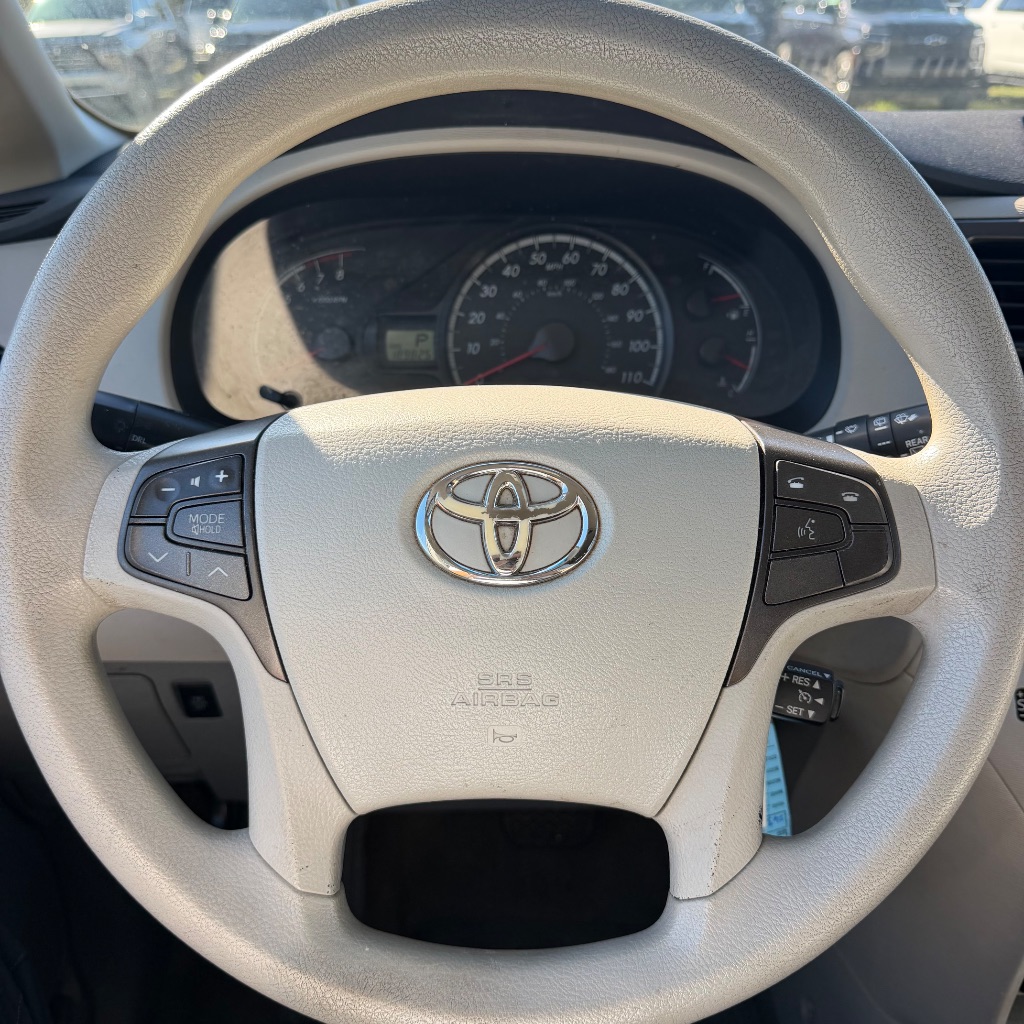 2011 Toyota Sienna - $5,500