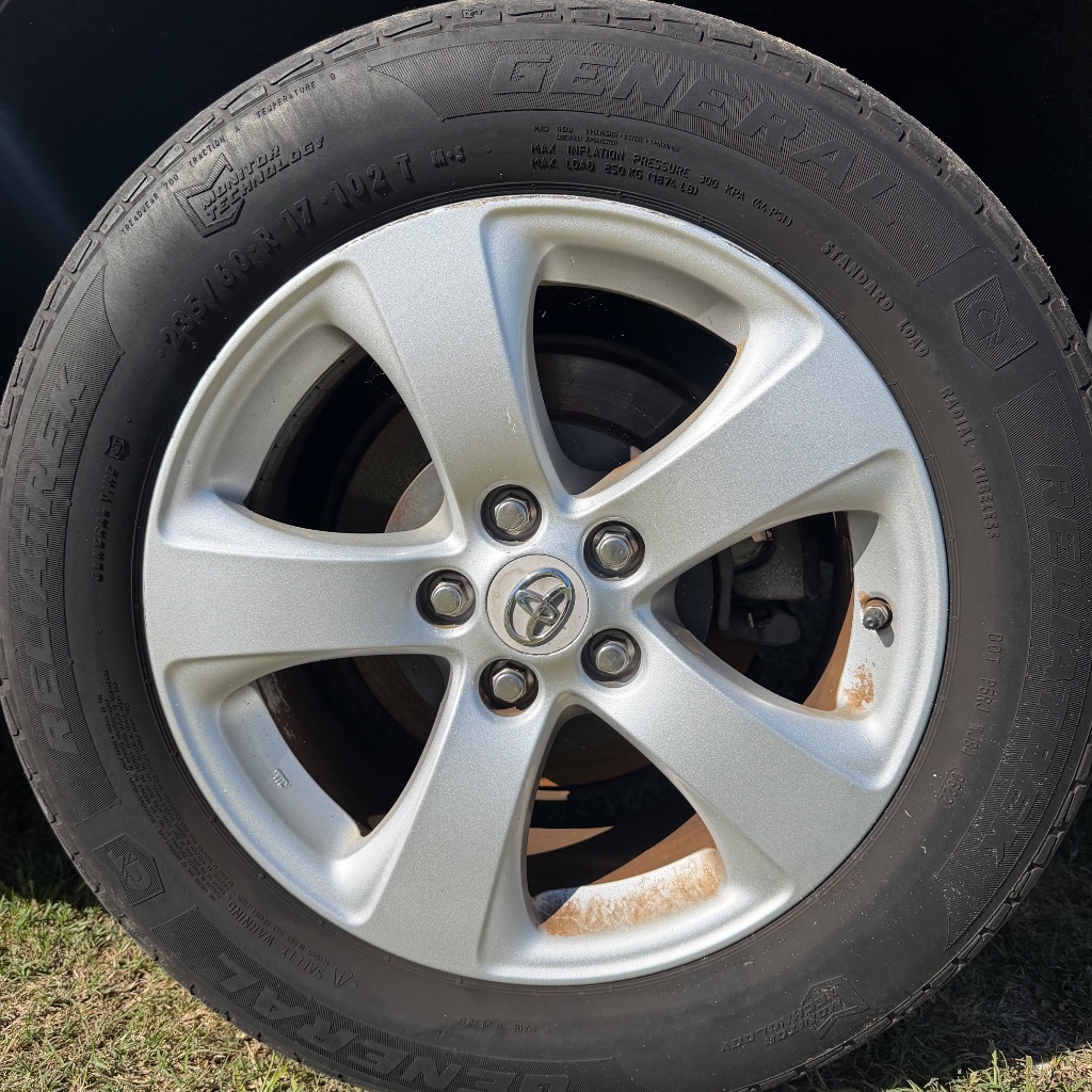 2011 Toyota Sienna - $5,500