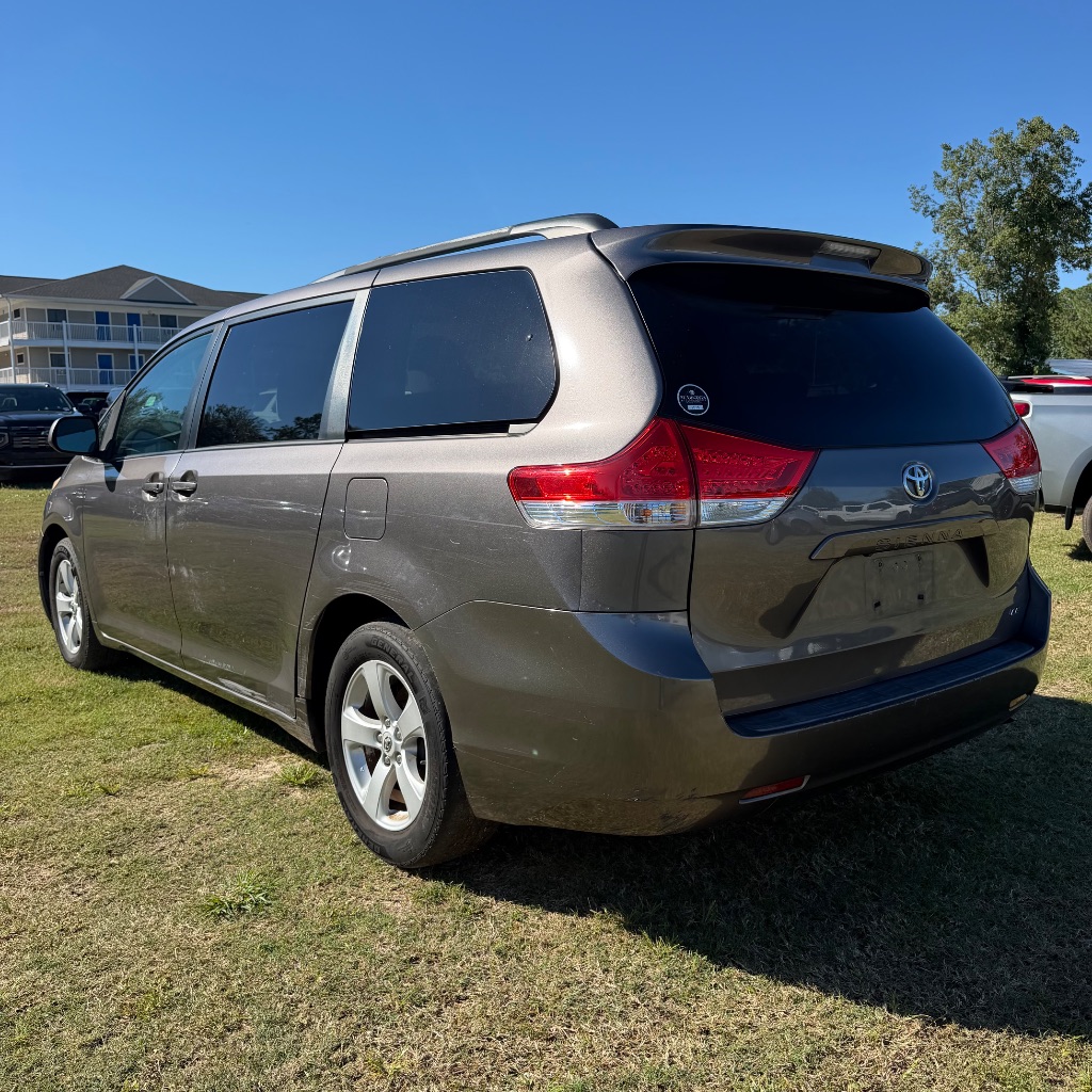 2011 Toyota Sienna - $5,500