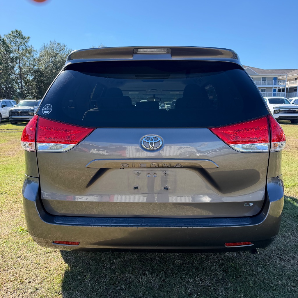 2011 Toyota Sienna - $5,500