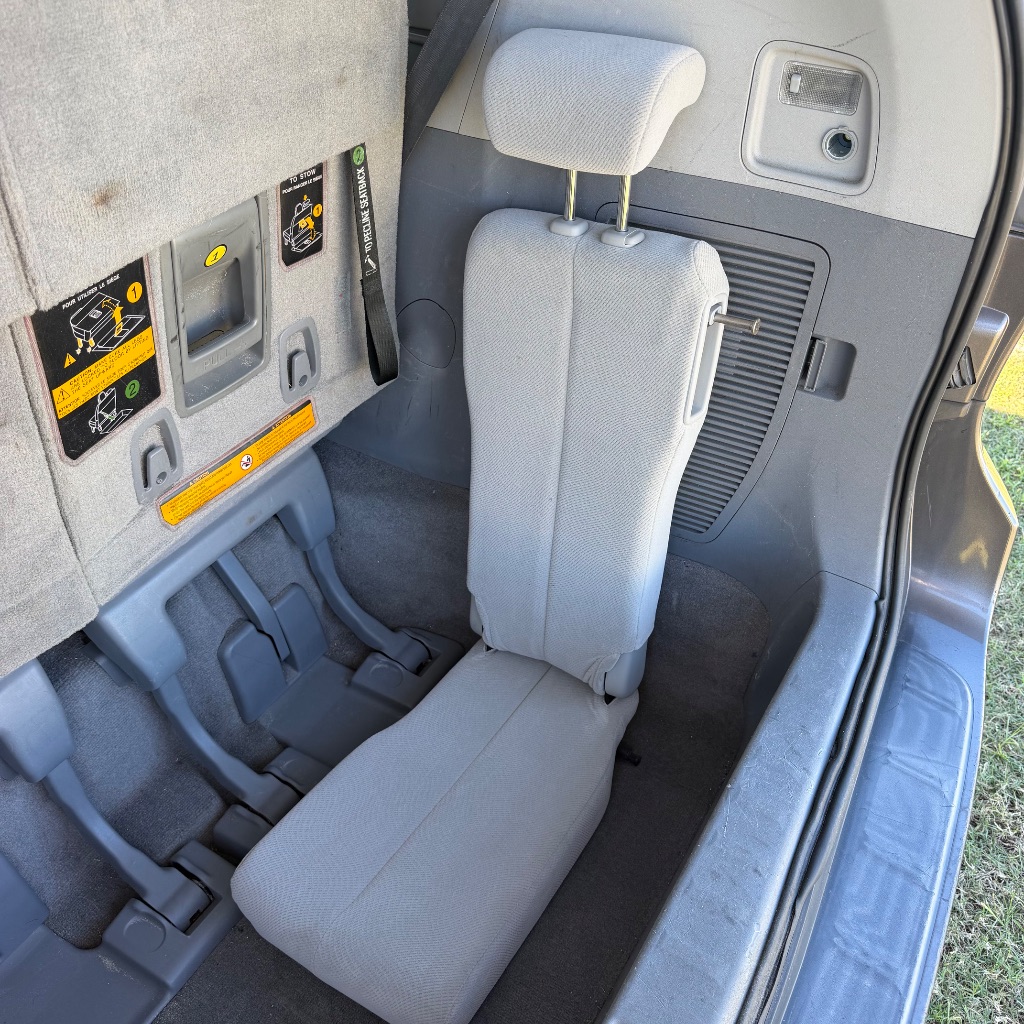 2011 Toyota Sienna - $5,500