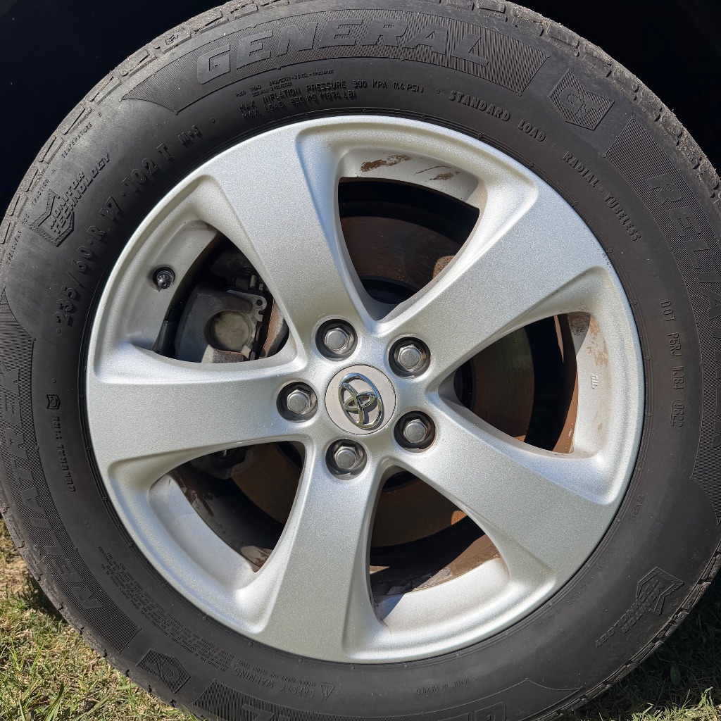 2011 Toyota Sienna - $5,500