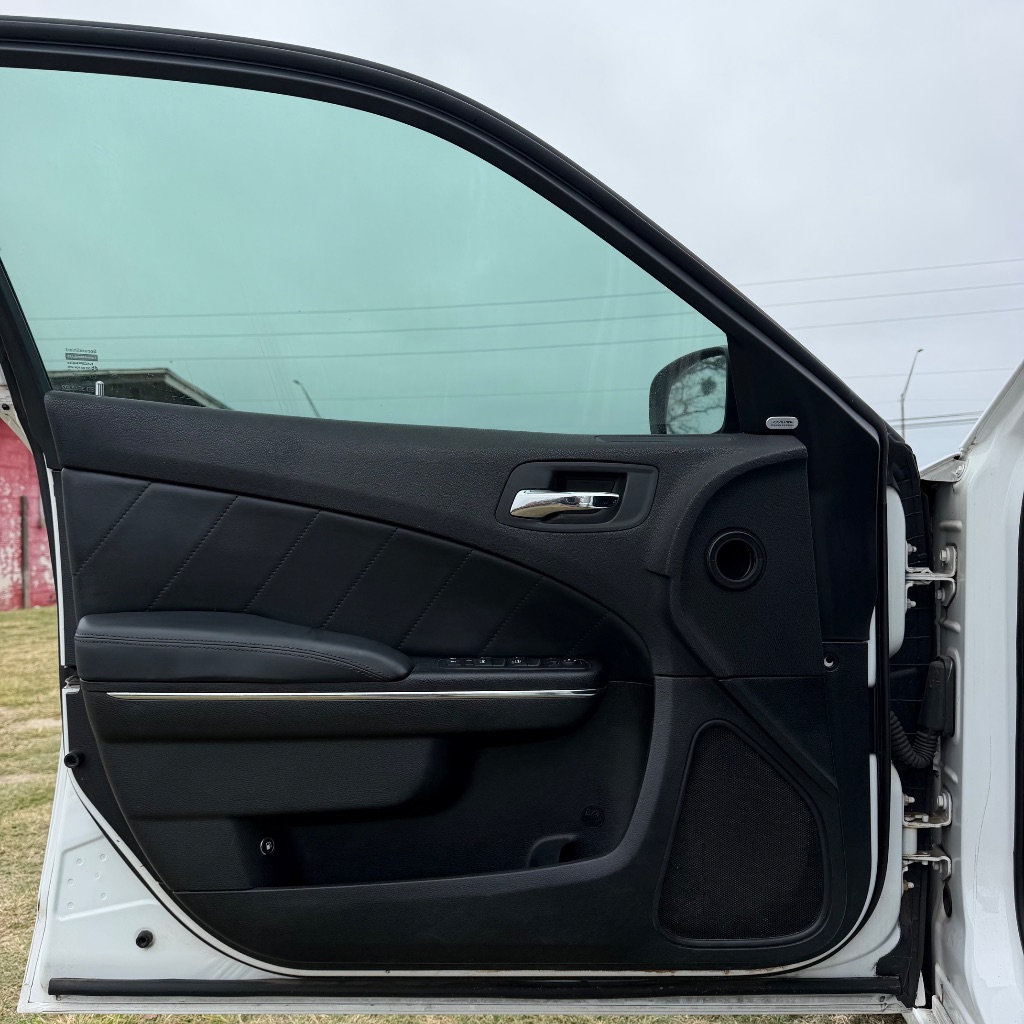 2011 Dodge Charger - $3,990