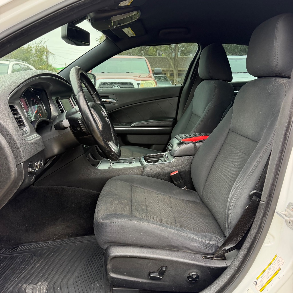 2011 Dodge Charger - $3,990