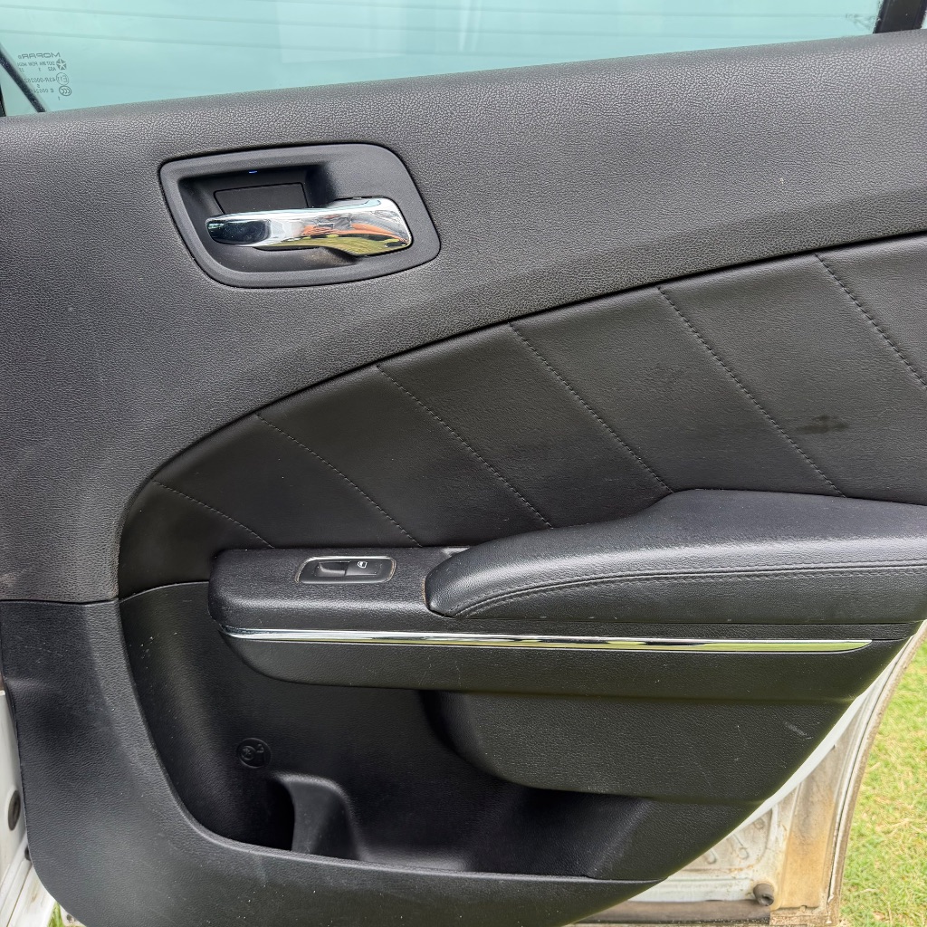 2011 Dodge Charger - $4,991