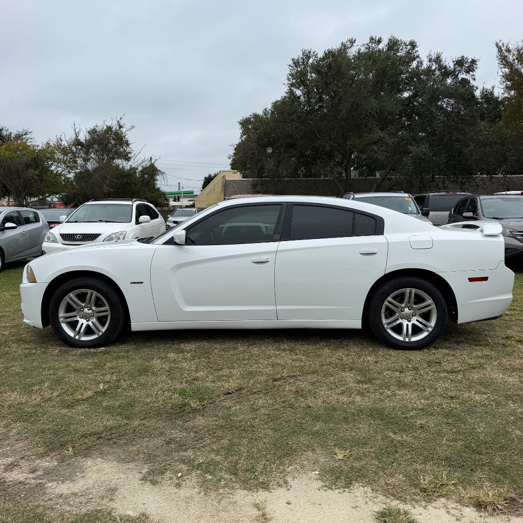 2011 Dodge Charger - $3,990