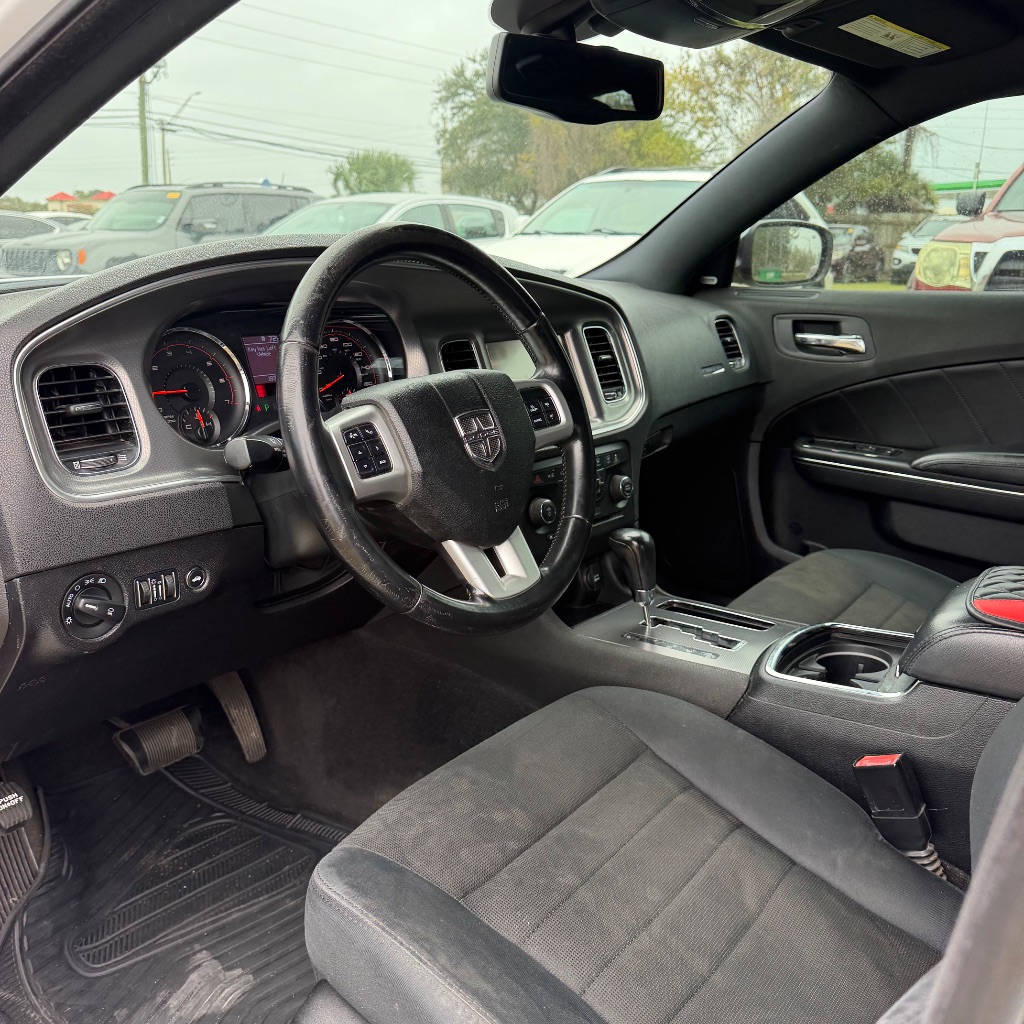 2011 Dodge Charger - $3,990