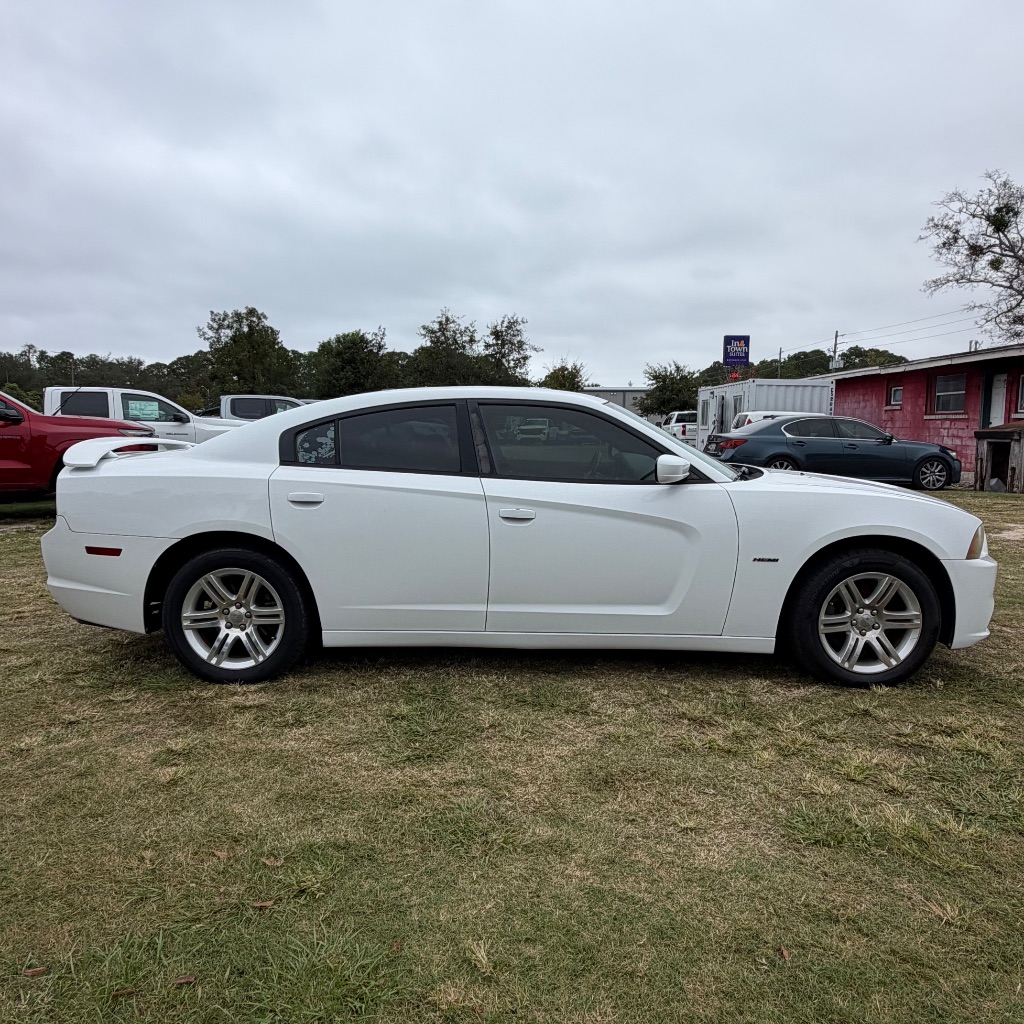 2011 Dodge Charger - $3,990