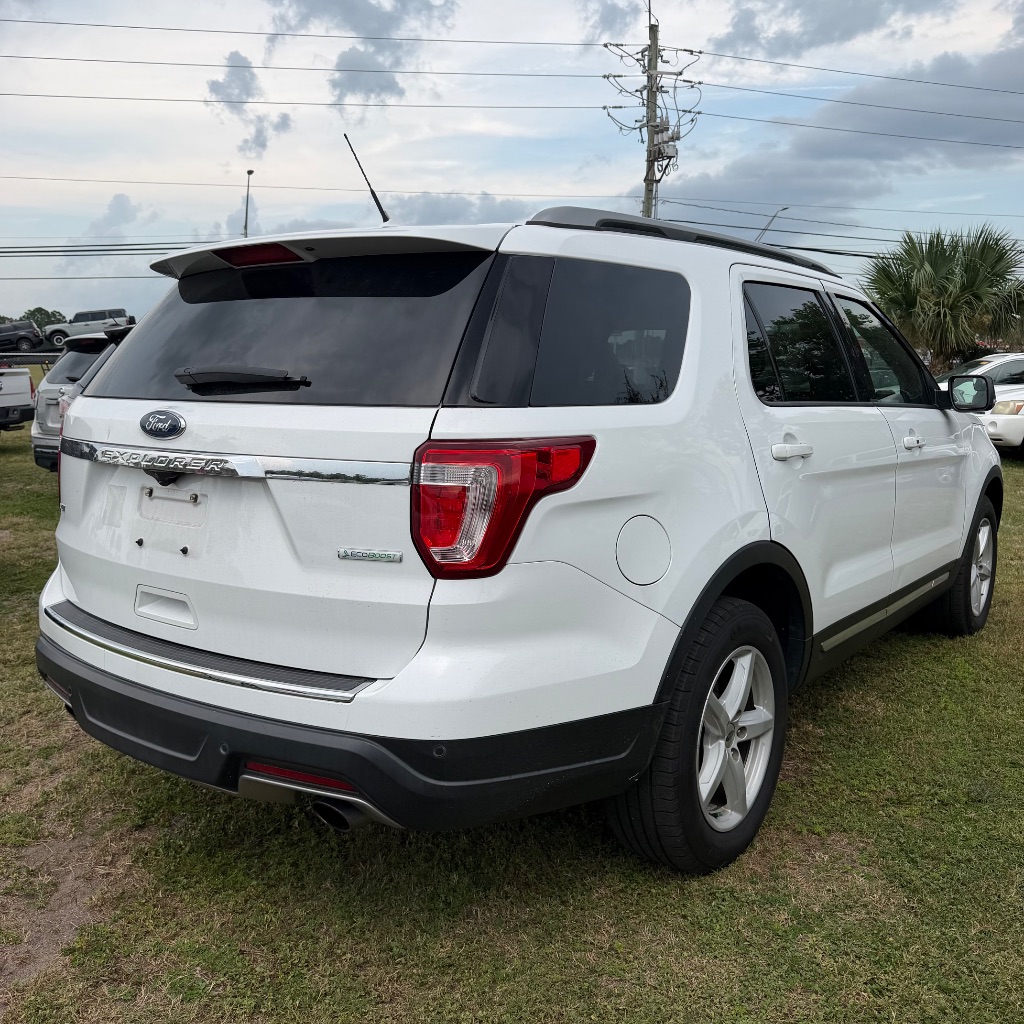2018 Ford Explorer - $9,991