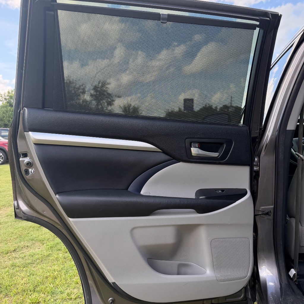 2016 Toyota Highlander - $9,991