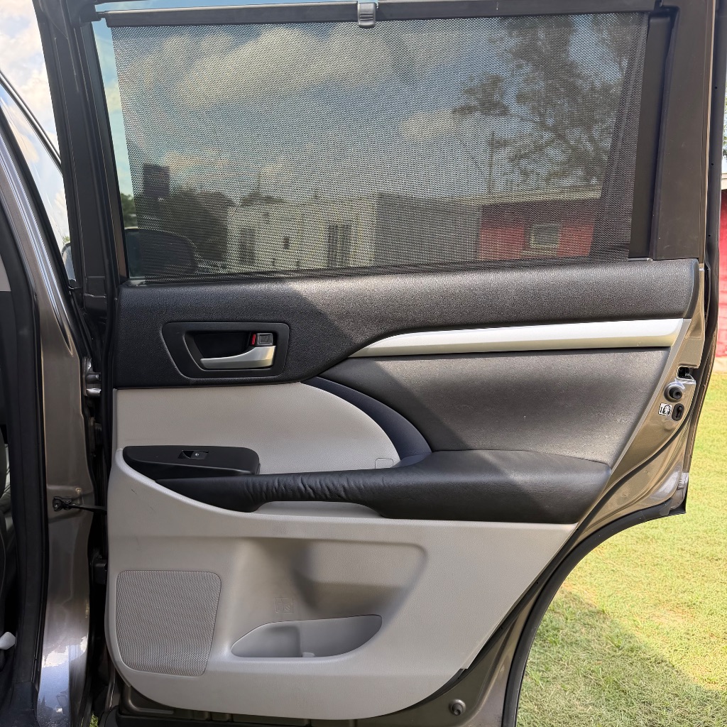 2016 Toyota Highlander - $9,991