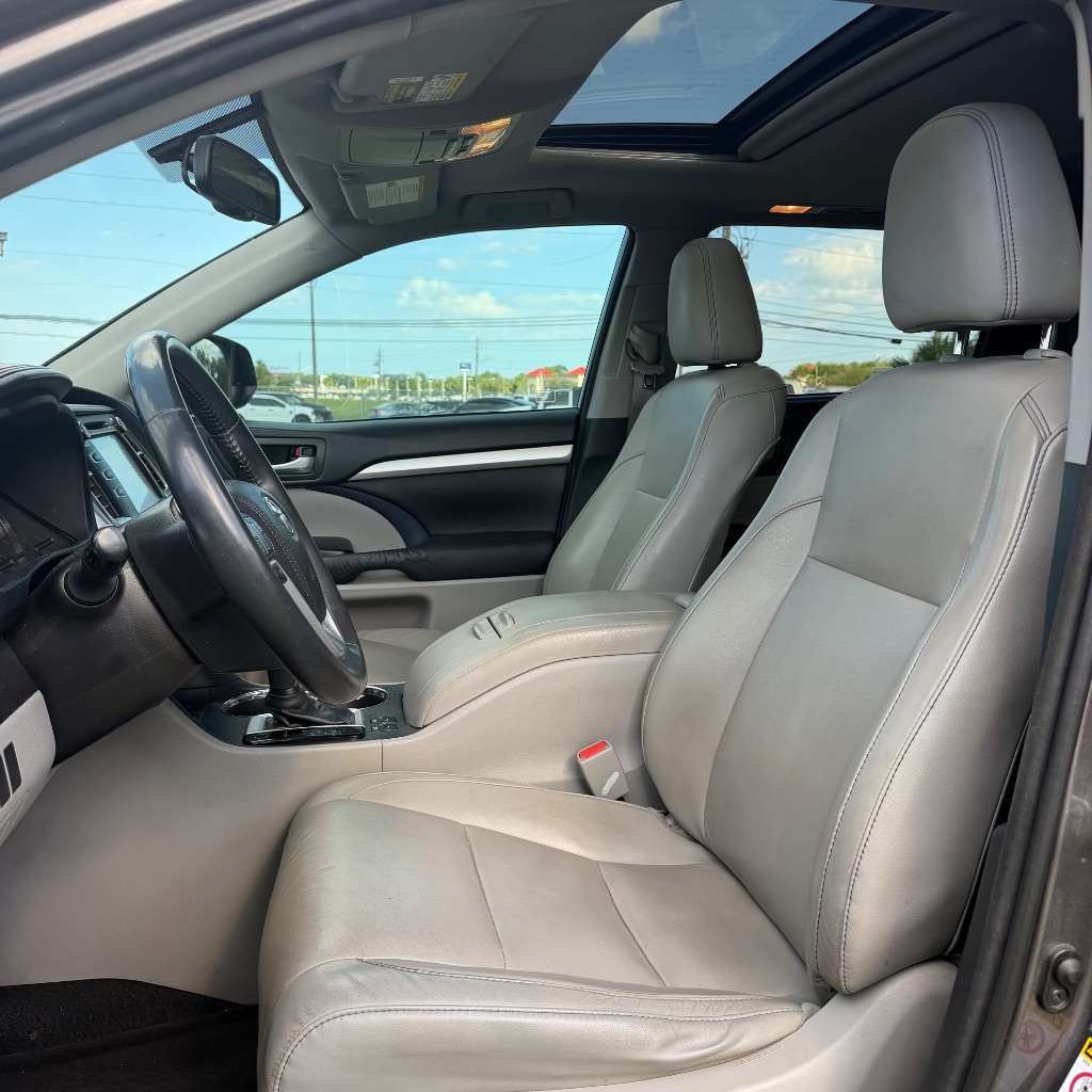 2016 Toyota Highlander - $9,991