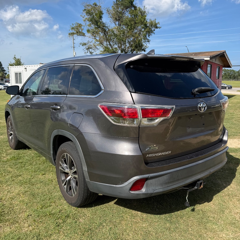 2016 Toyota Highlander - $9,991