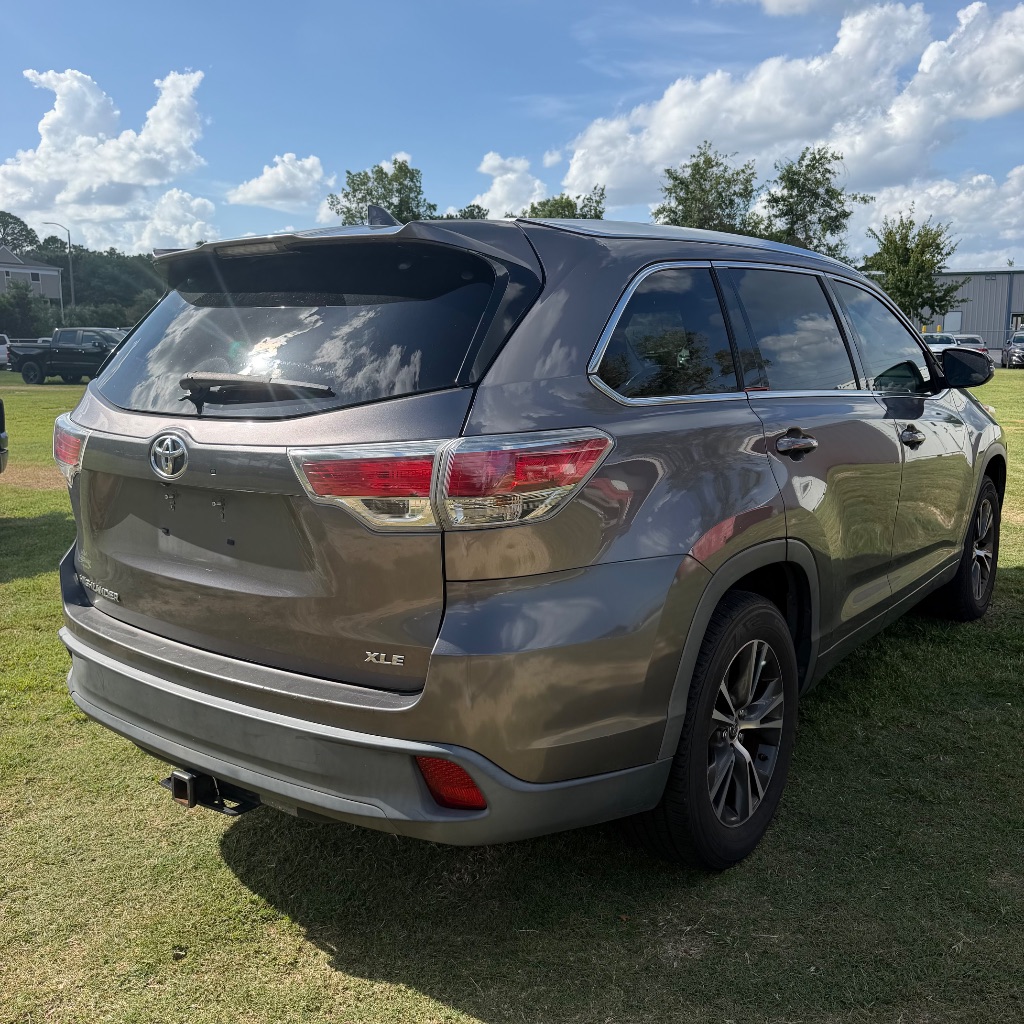 2016 Toyota Highlander - $9,991