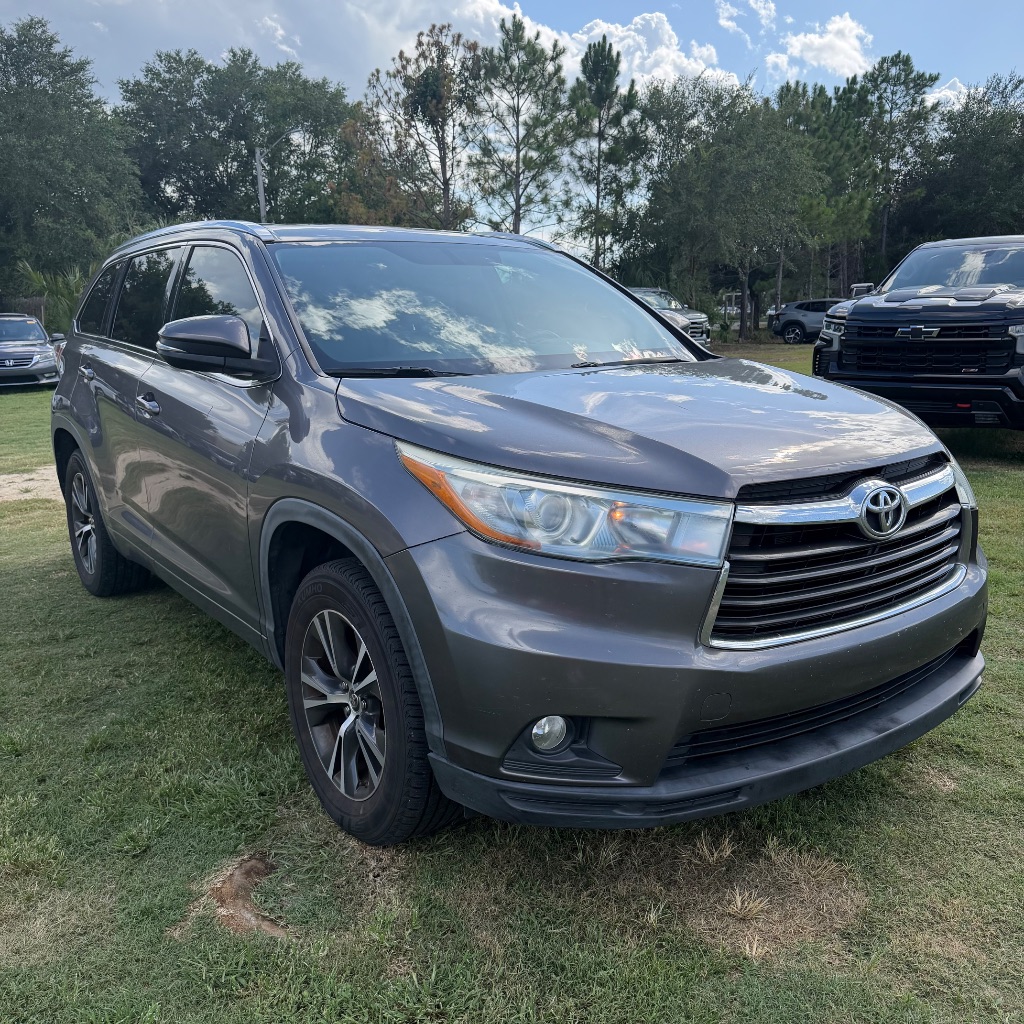 2016 Toyota Highlander - $9,991