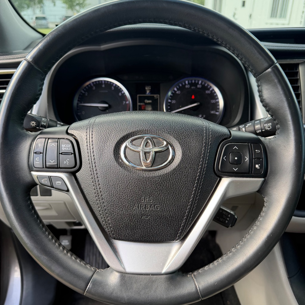 2016 Toyota Highlander - $9,991