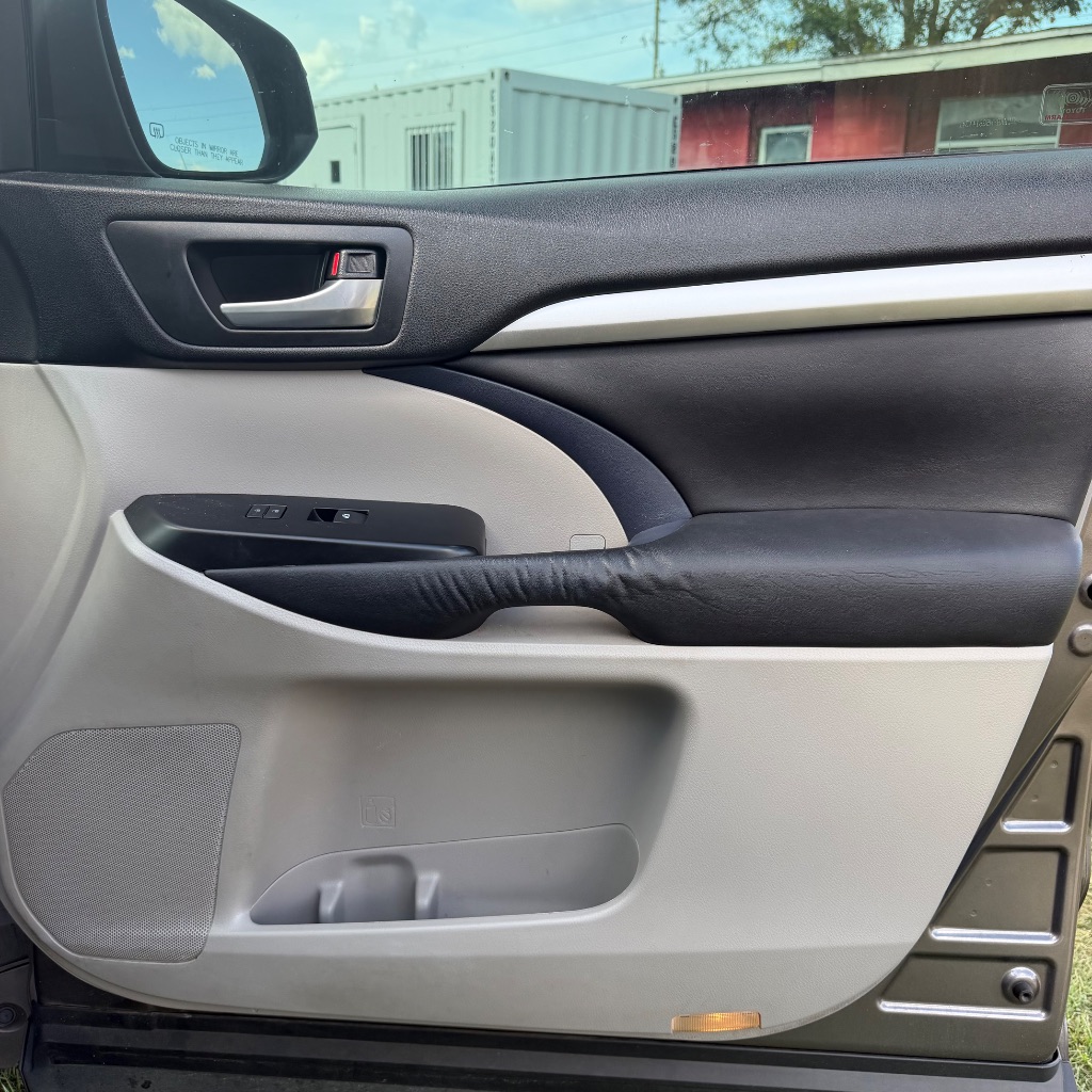 2016 Toyota Highlander - $9,991