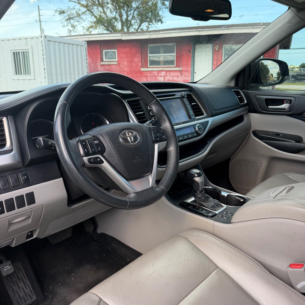 2016 Toyota Highlander - $9,991