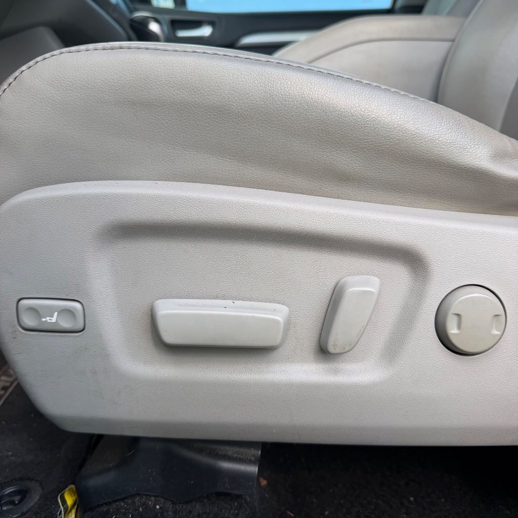 2016 Toyota Highlander - $9,991