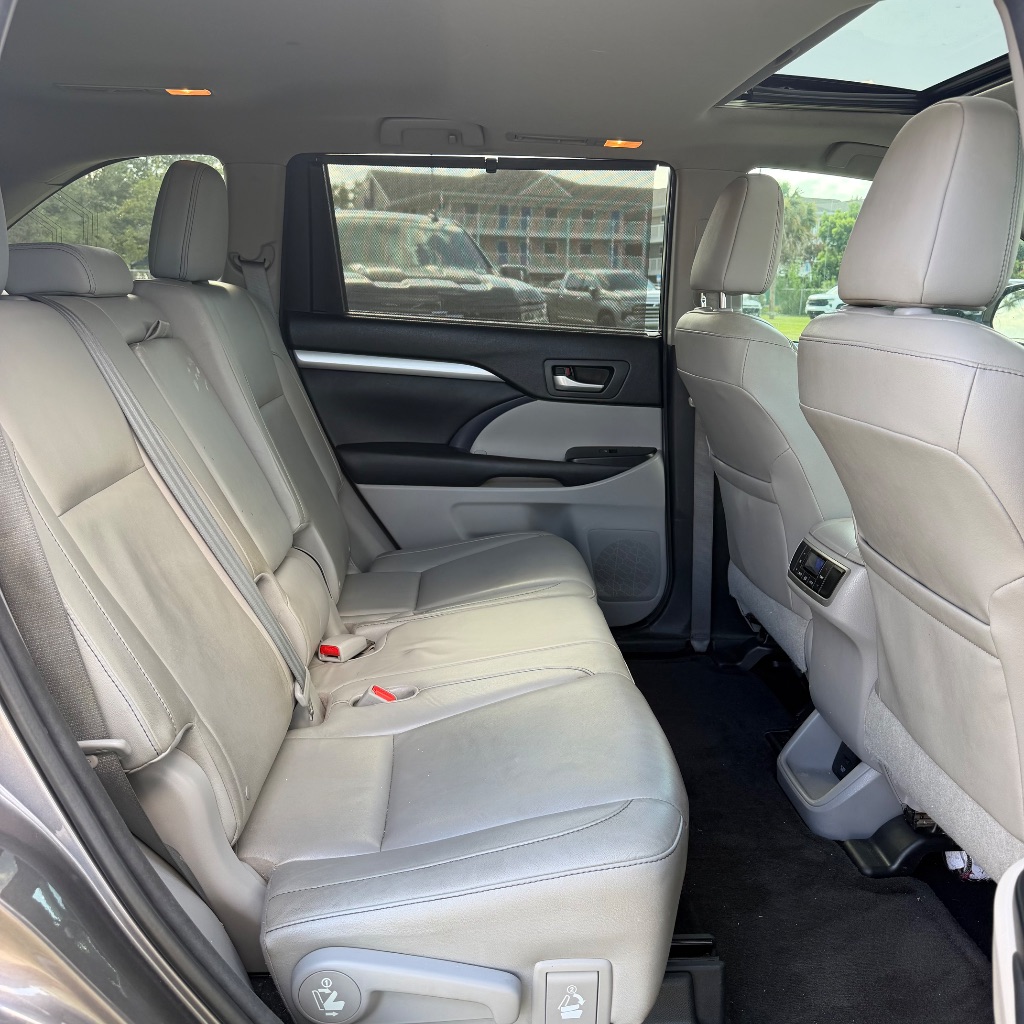 2016 Toyota Highlander - $9,991