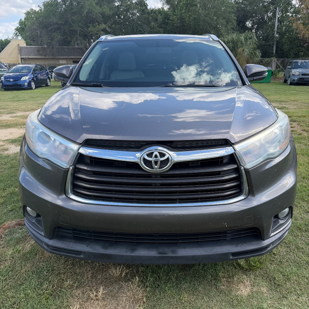 2016 Toyota Highlander - $9,991