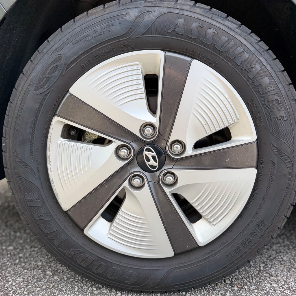 2021 Hyundai Ioniq - $8,992