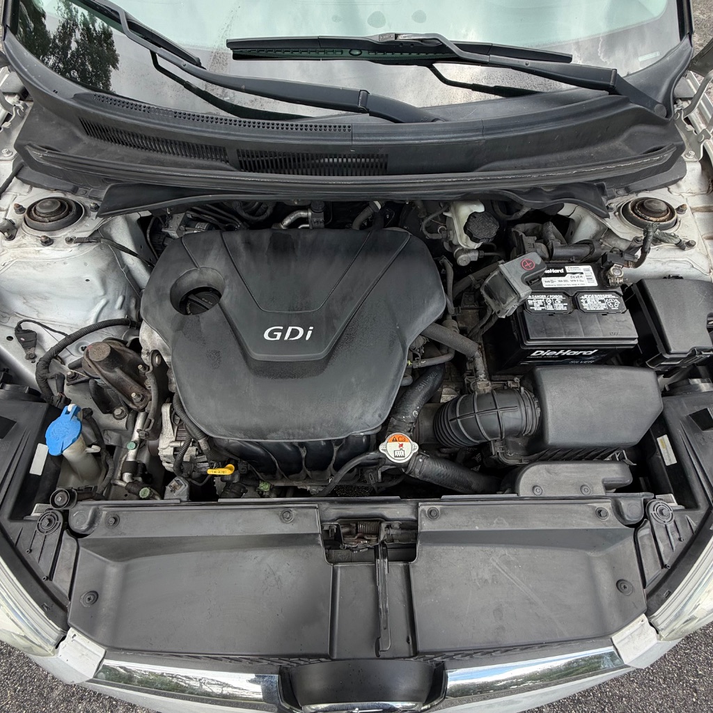 2012 Hyundai Veloster - $5,991
