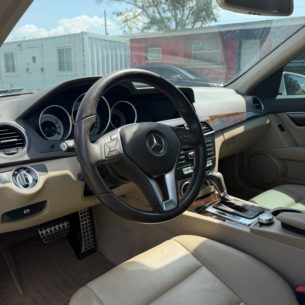 2014 Mercedes-Benz C Class - $7,991