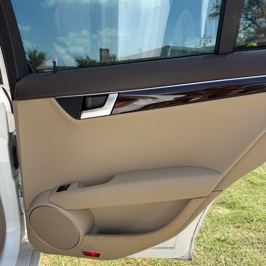 2014 Mercedes-Benz C Class - $7,991