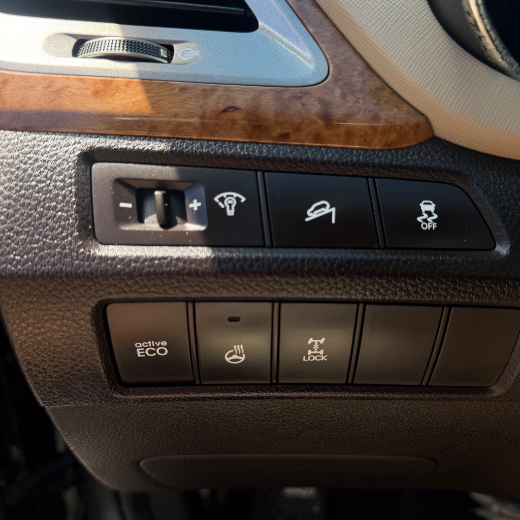 2013 Hyundai Santa Fe Sport - $4,991