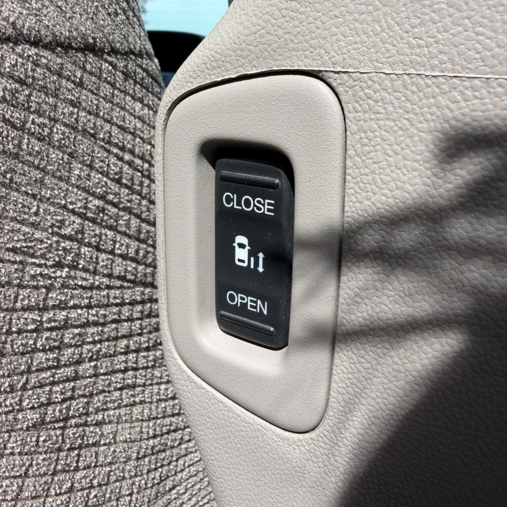 2016 Honda Odyssey - $9,991