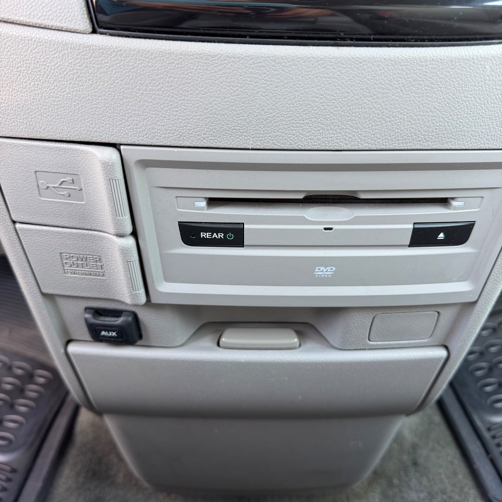 2016 Honda Odyssey - $9,991