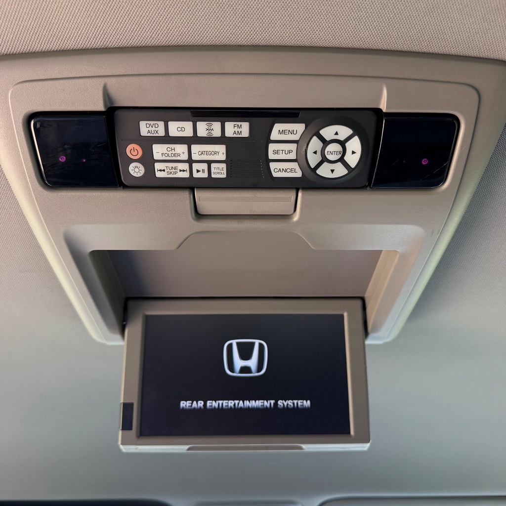 2016 Honda Odyssey - $9,991