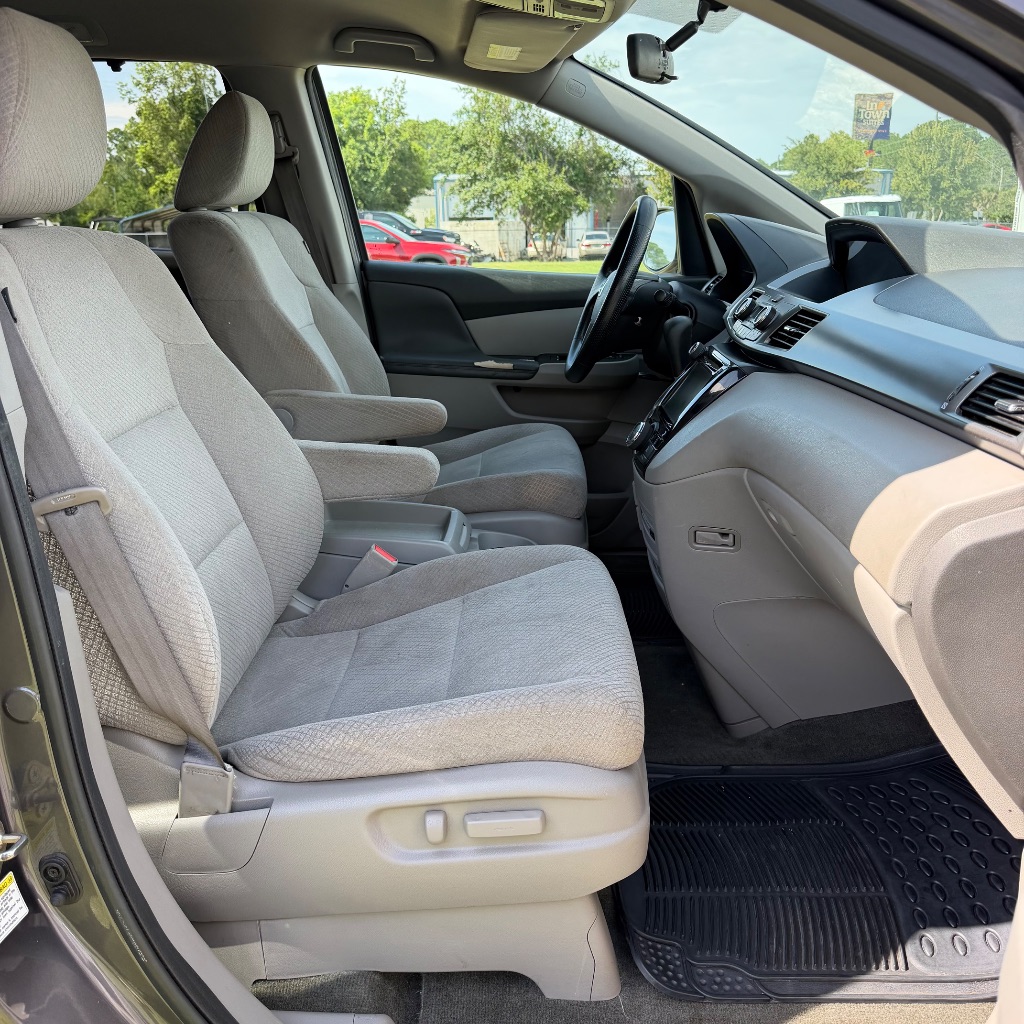 2016 Honda Odyssey - $9,991