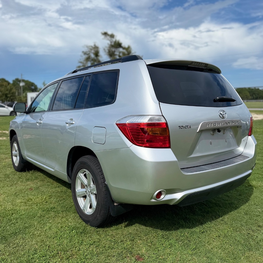 2008 Toyota Highlander - $9,991