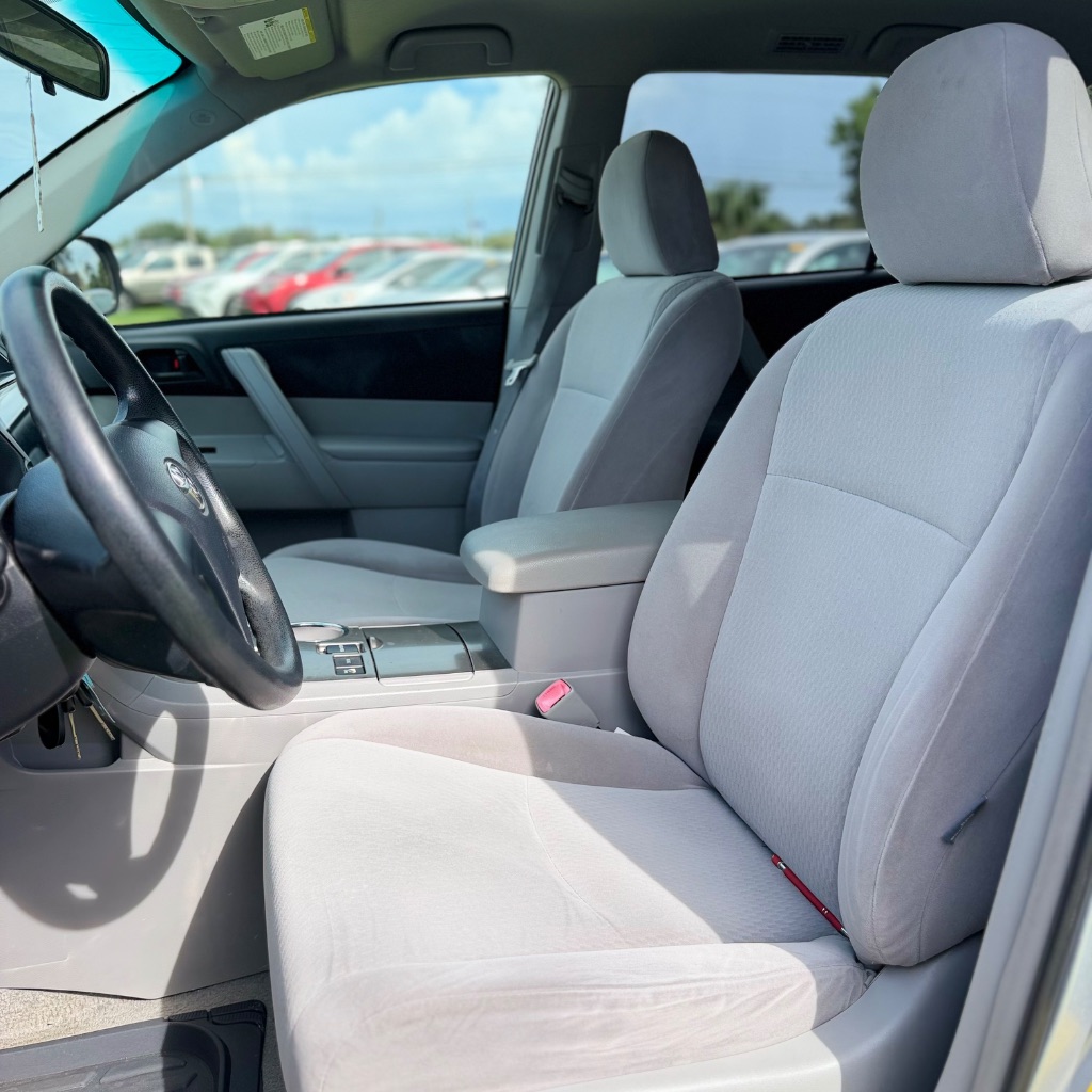 2008 Toyota Highlander - $9,991