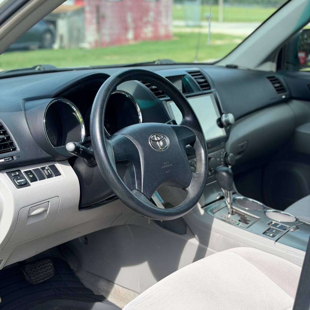 2008 Toyota Highlander - $9,991
