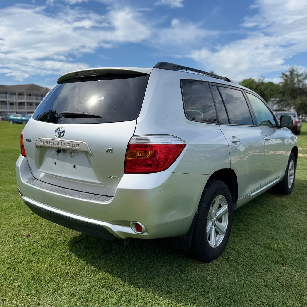 2008 Toyota Highlander - $9,991