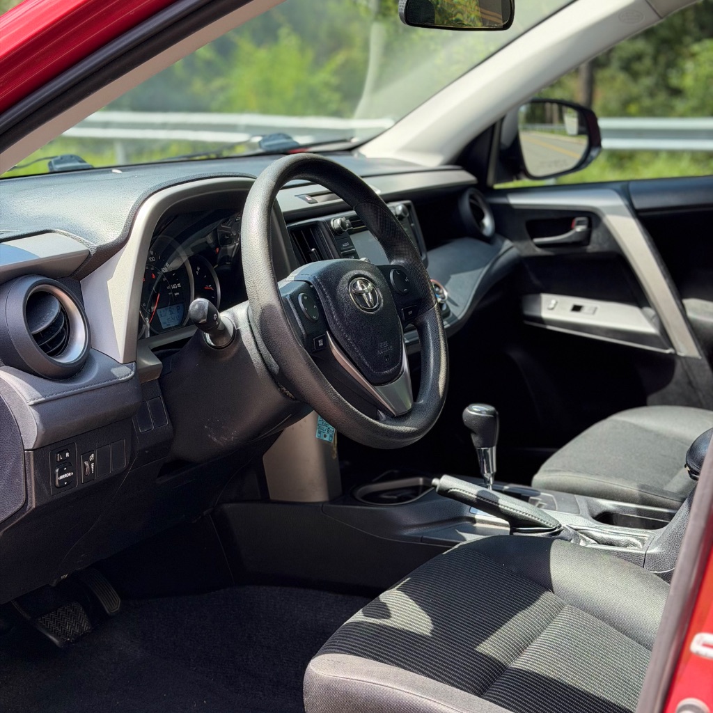 2016 Toyota RAV4 - $8,991
