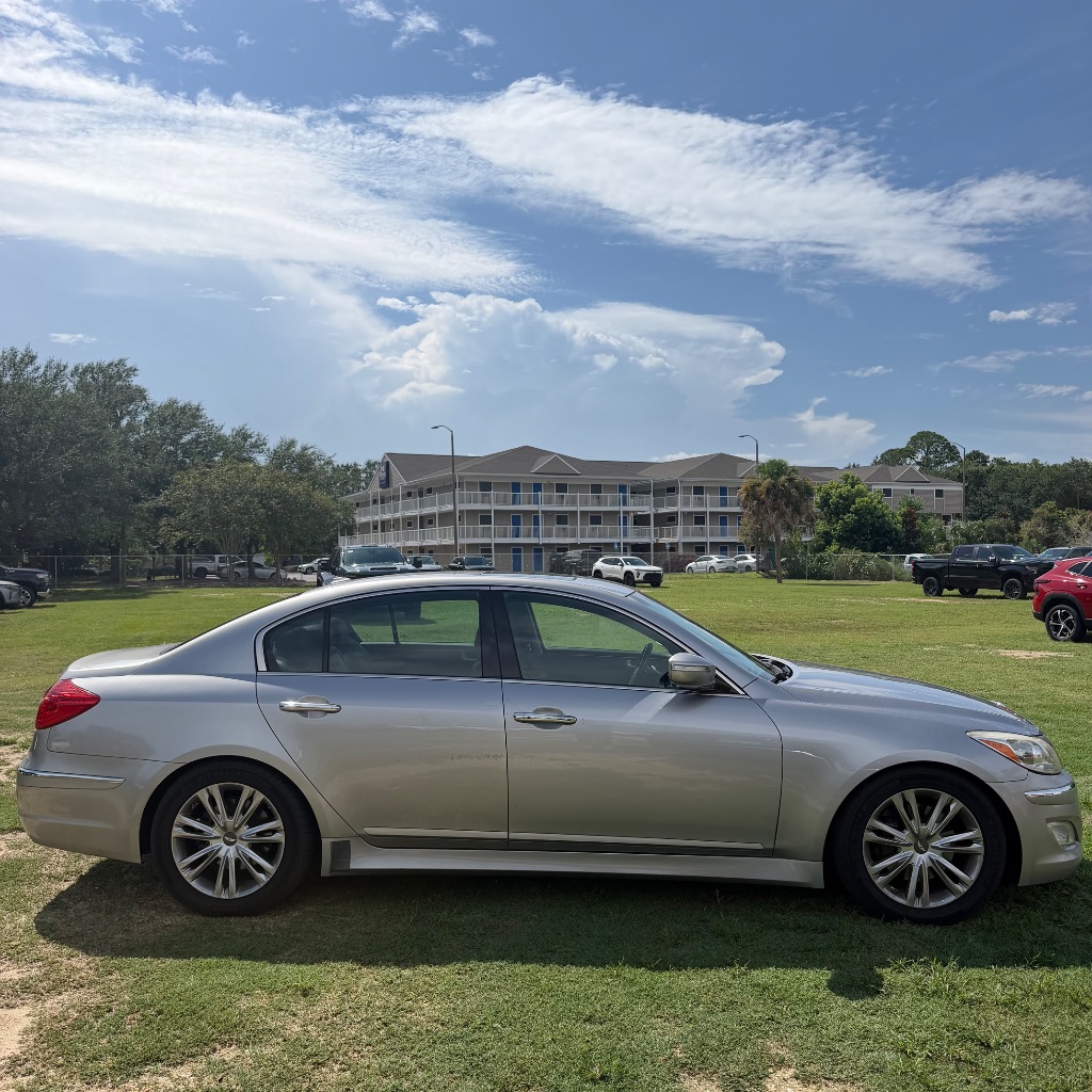 2012 Hyundai Genesis - $6,991